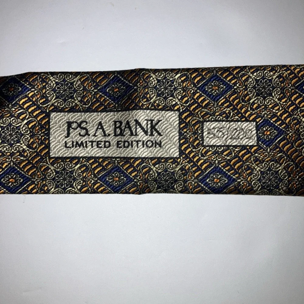 Jos A Bank Signature Gold Silk Tie Gold Blue Medallion Handmade in USA Ltd‎ Ed